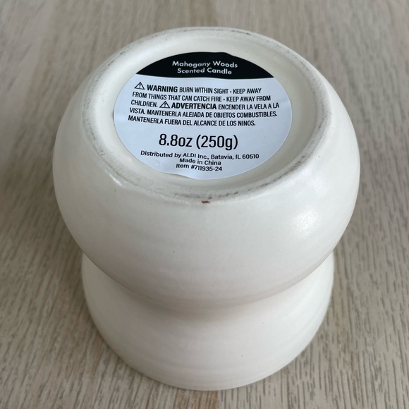 Mahogany Woods Scented candle • High Intensity • 8.8 oz - Picture 7 of 8